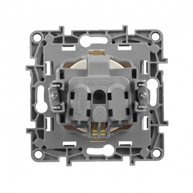 Розетка Legrand 672322